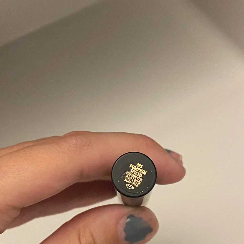 NWOT Mac Cosmetics POWDER KISS VELVET BLUR SLIM STICK